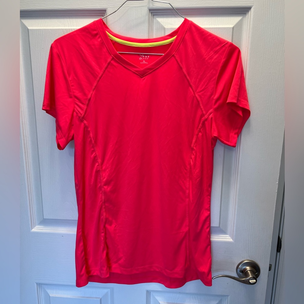 XPBX Pro speed dri coral v-neck short sleeve top. XL. Poly. Nice light weight.